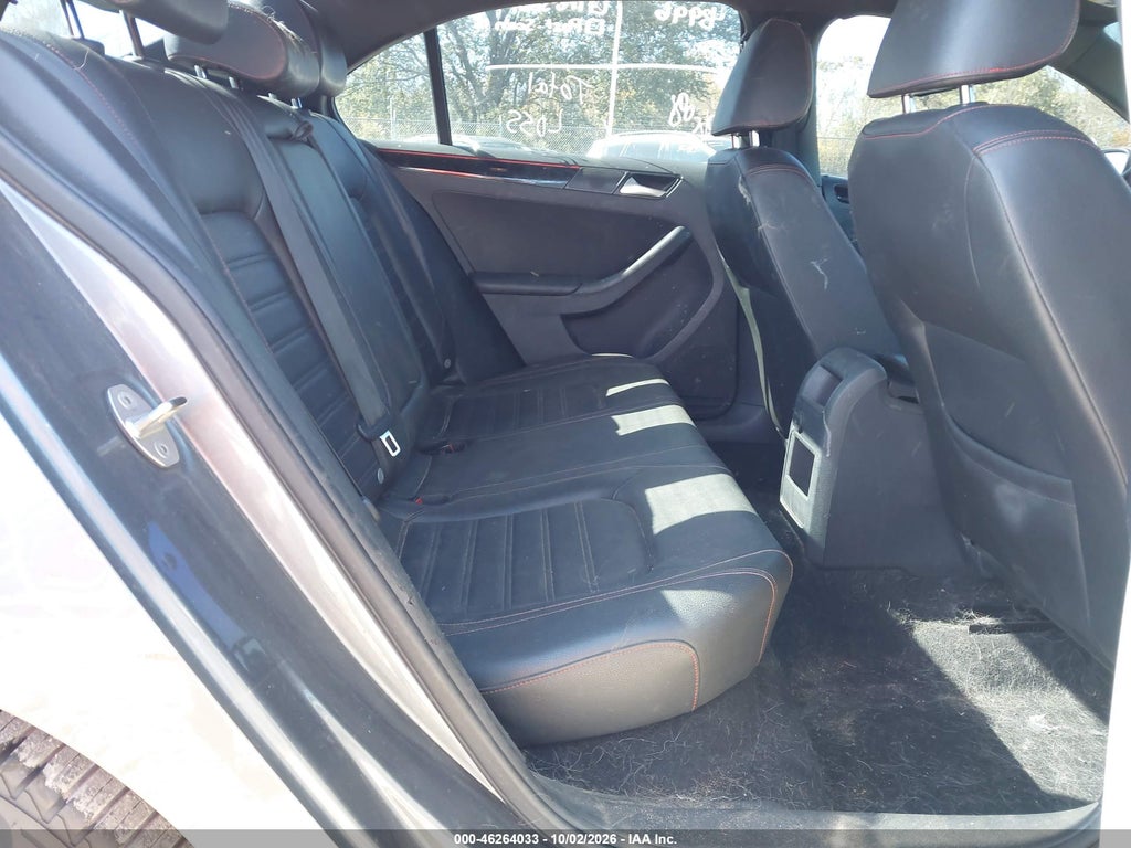2017 Volkswagen Jetta GLI photo 8
