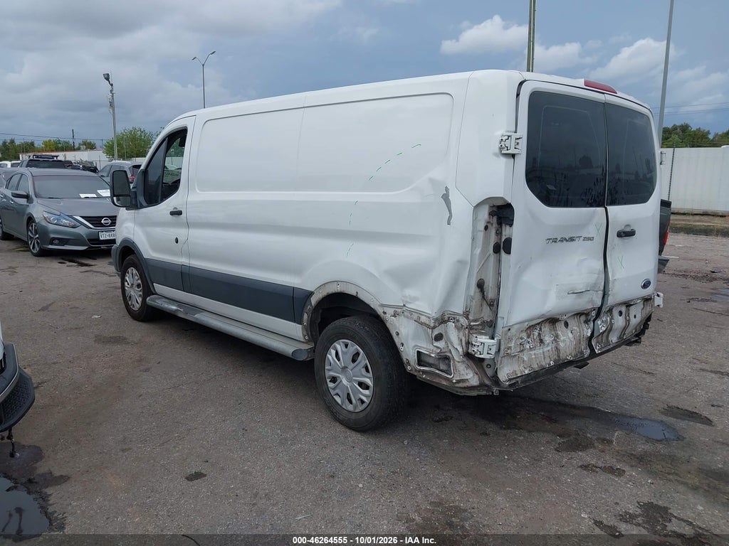 2018 Ford Transit-250 photo 3