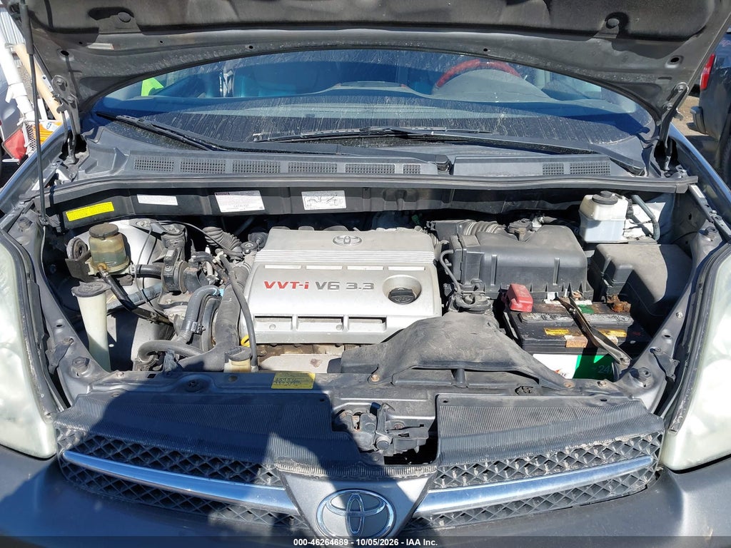 2004 Toyota Sienna XLE Limited photo 10