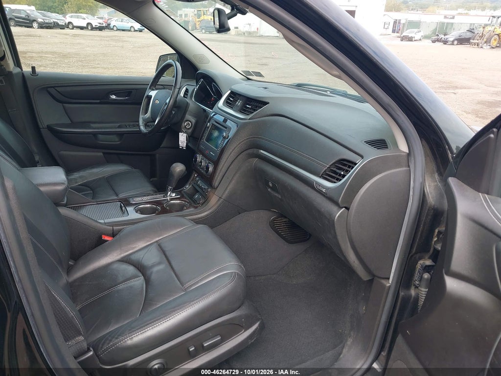 2016 Chevrolet Traverse 2LT photo 5