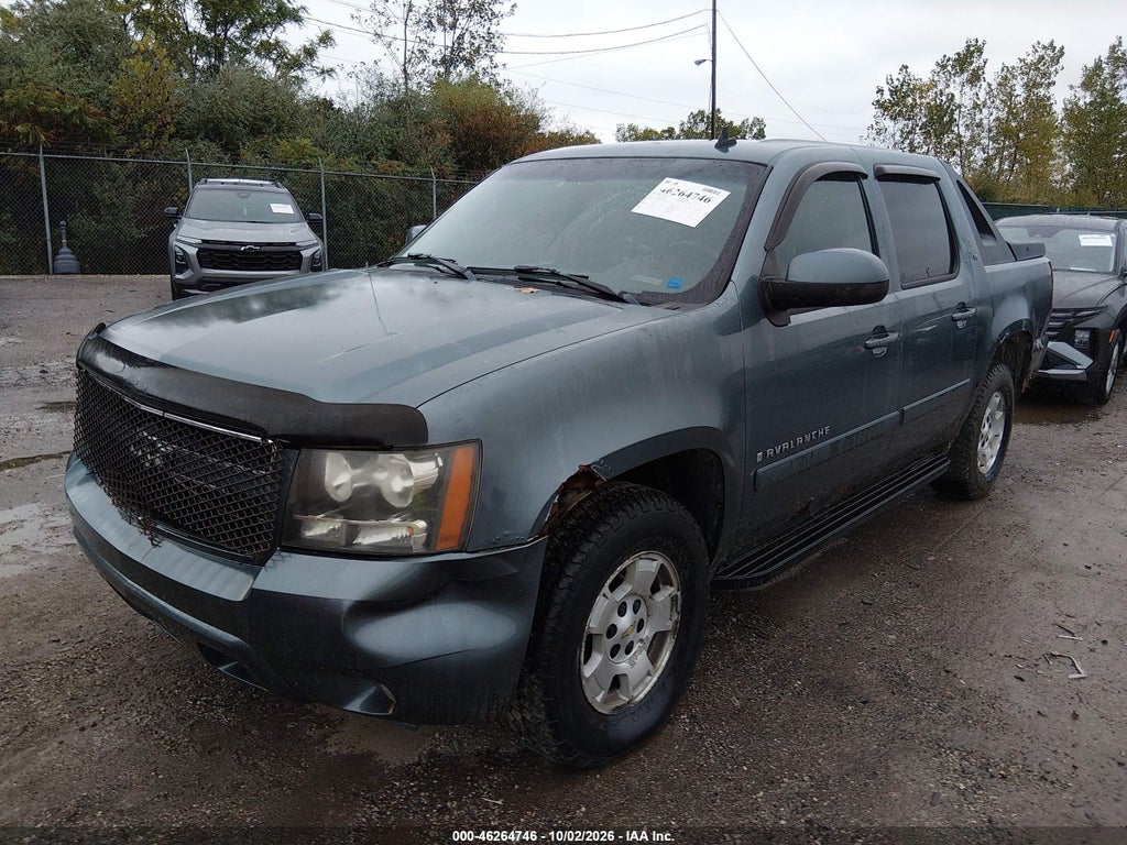 2008 Chevrolet Avalanche 1500 LT photo 2
