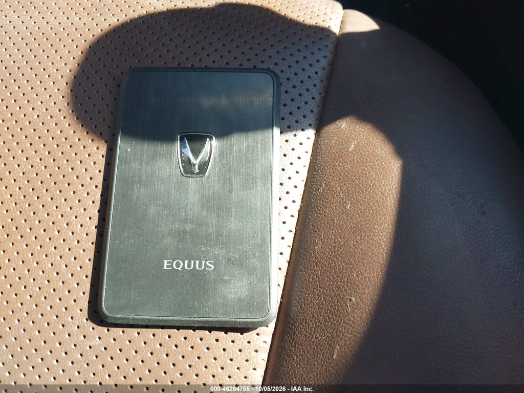 2015 Hyundai Equus Signature photo 11