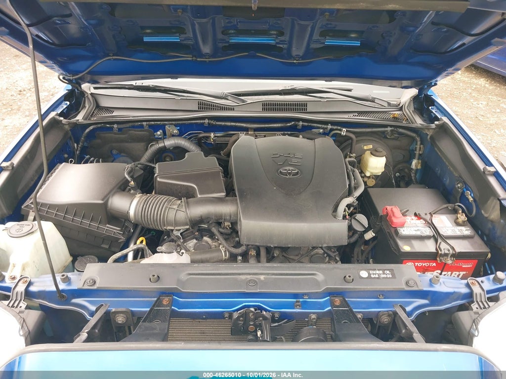 2017 Toyota Tacoma TRD Sport photo 10