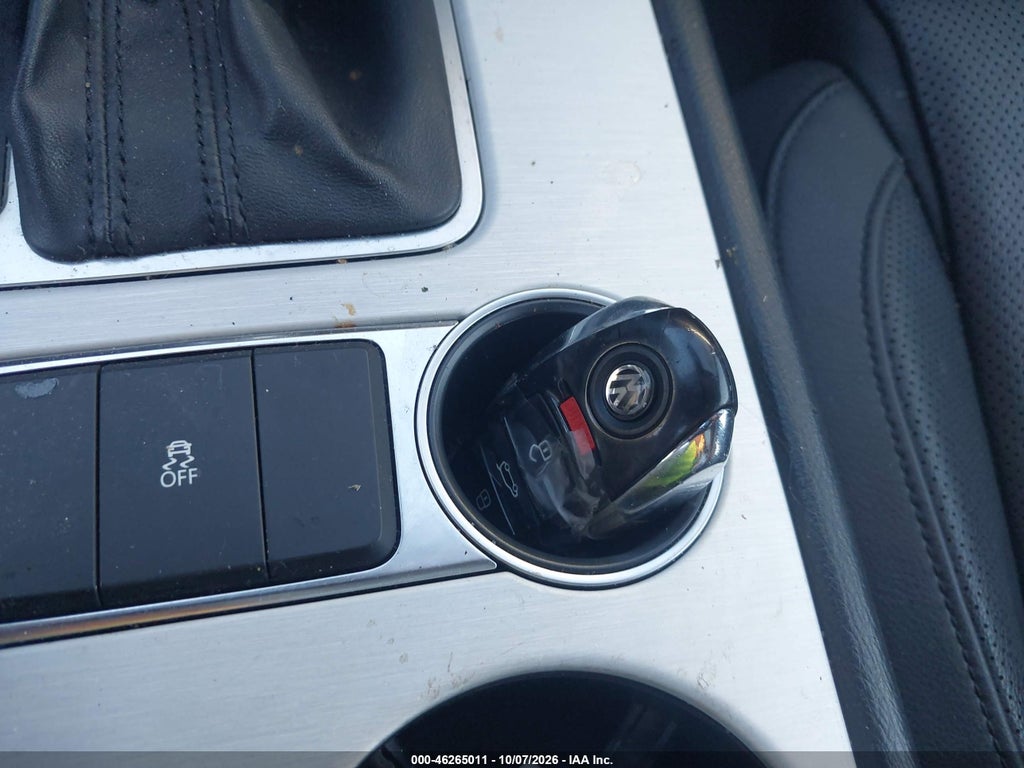 2017 Volkswagen Touareg V6 Wolfsburg Edition photo 11