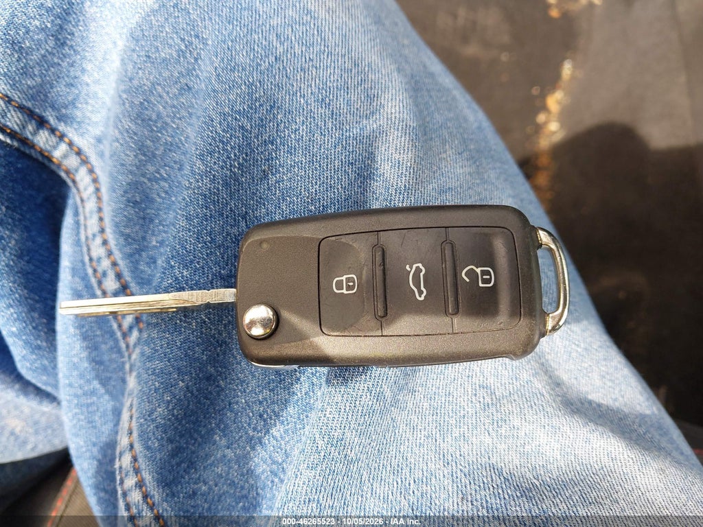 2012 Volkswagen Jetta Sportwagen 2.5L SE photo 11