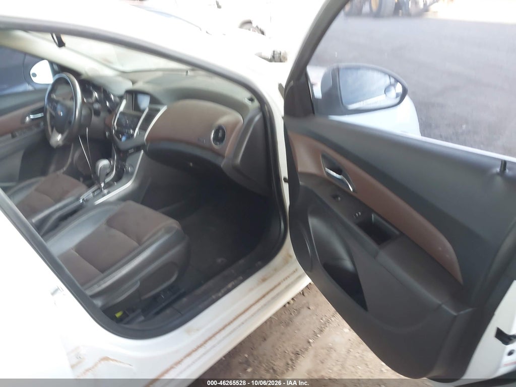 2016 Chevrolet Cruze Limited LTZ Auto photo 5