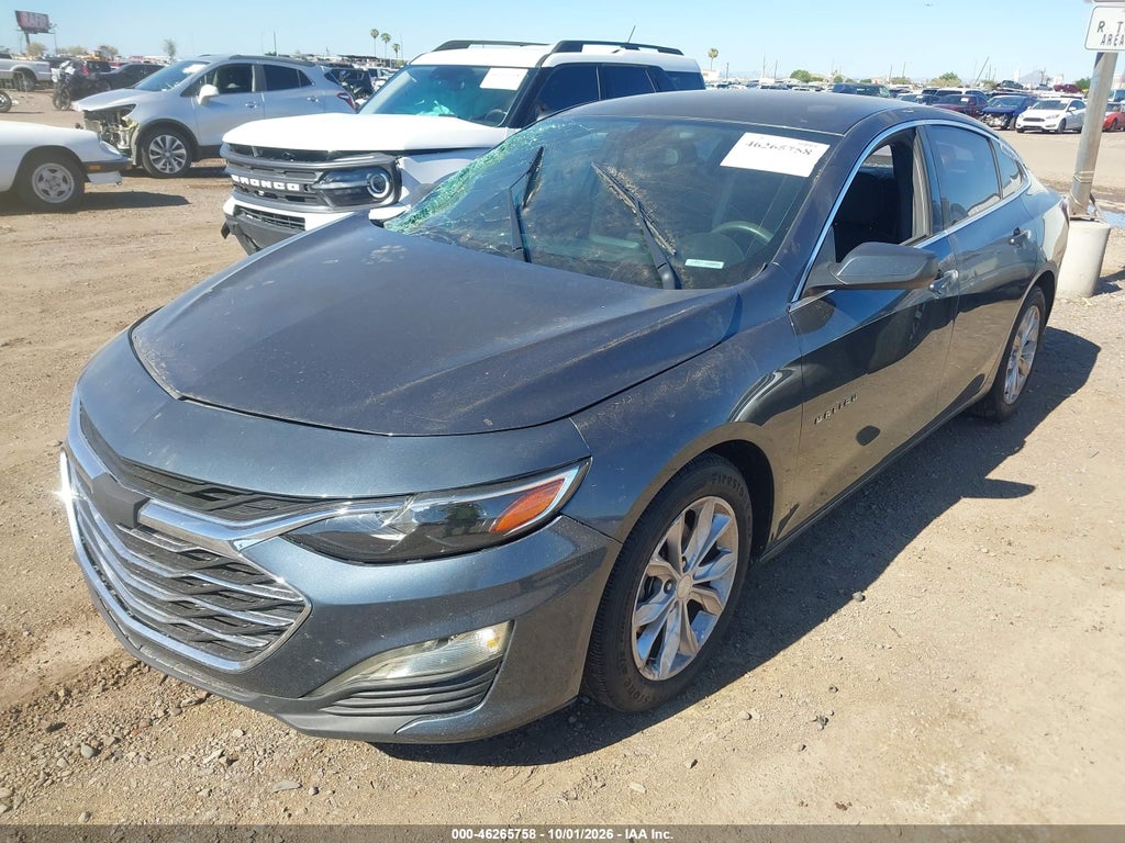 2019 Chevrolet Malibu LT photo 2