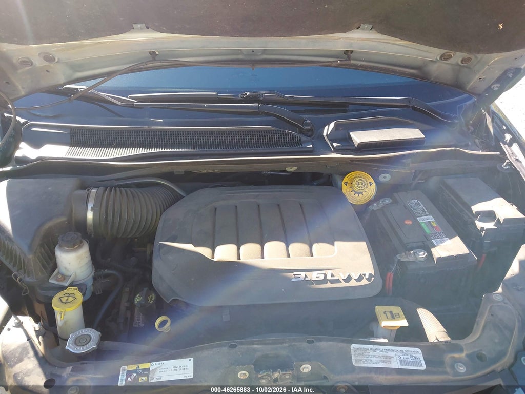 2014 Chrysler Town & Country Touring-L photo 10