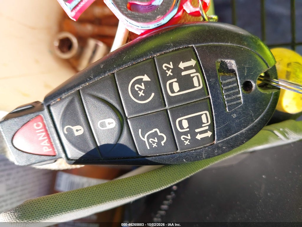 2014 Chrysler Town & Country Touring-L photo 11