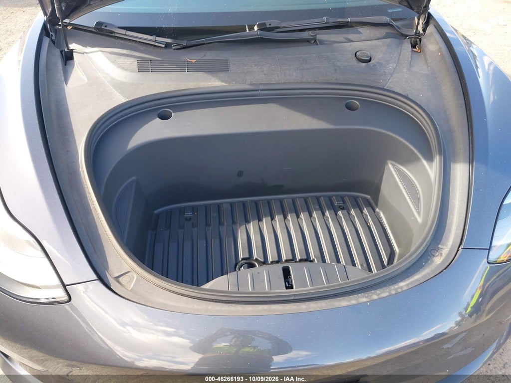 2022 Tesla Model 3 Long Range Dual Motor ALL-Wheel Drive photo 10