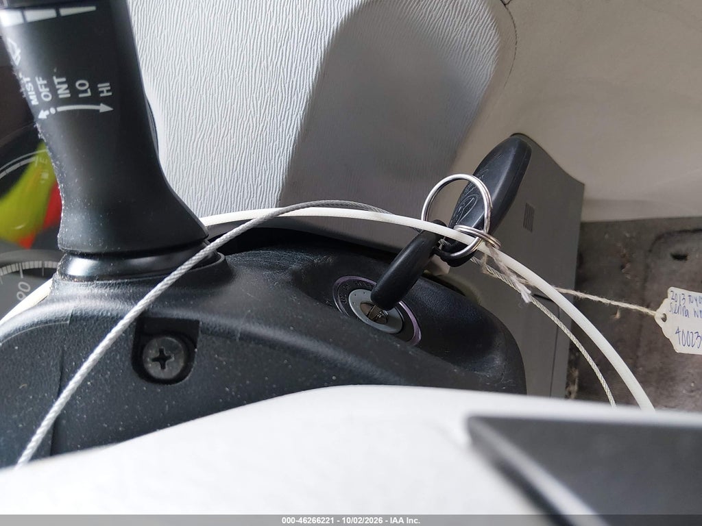 2013 Toyota Sienna LE V6 8 Passenger photo 11
