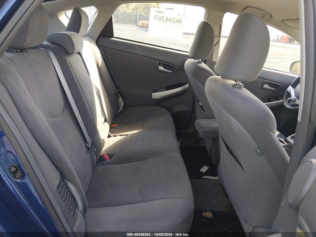 2011 Toyota Prius Three photo 8