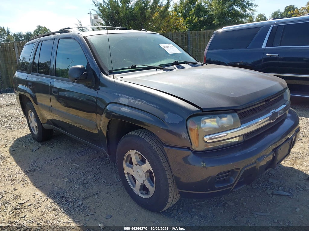 2005 Chevrolet Trailblazer LS photo 1