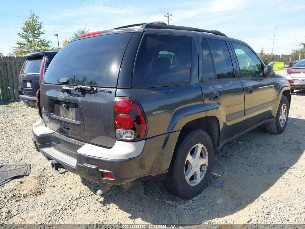 2005 Chevrolet Trailblazer LS photo 4