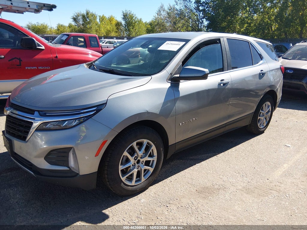 2024 Chevrolet Equinox AWD LT photo 2