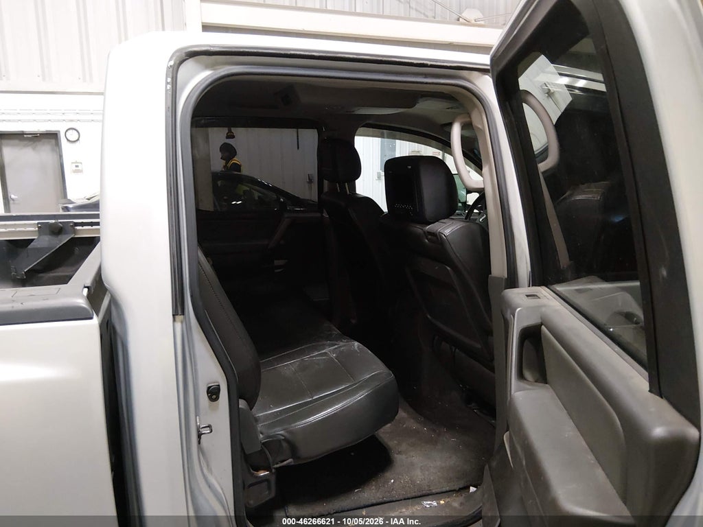 2005 Nissan Titan LE photo 8
