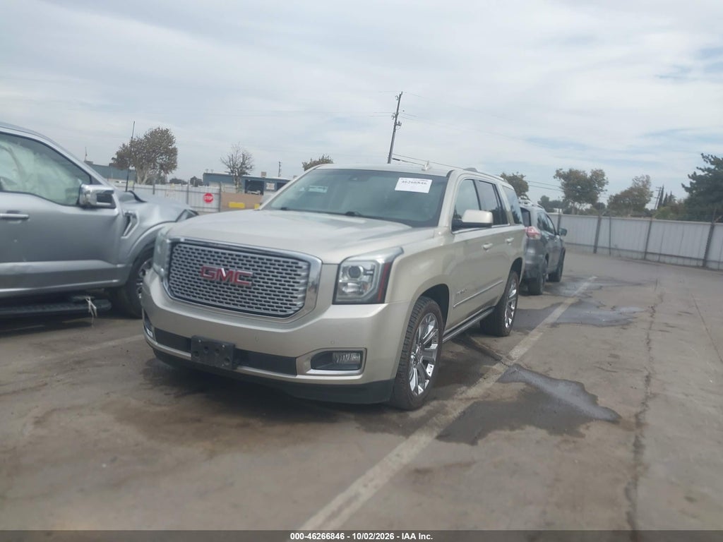 2016 GMC Yukon Denali photo 2
