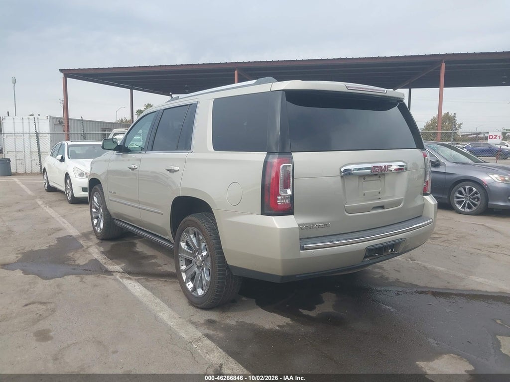 2016 GMC Yukon Denali photo 3