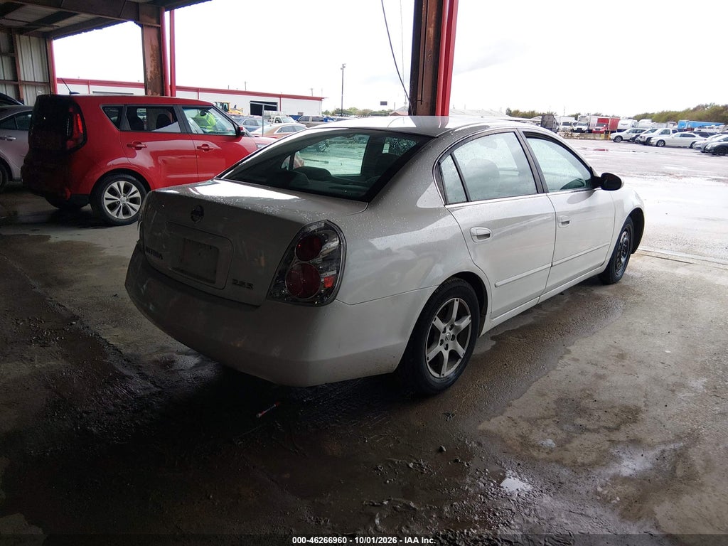 2005 Nissan Altima 2.5 S photo 4