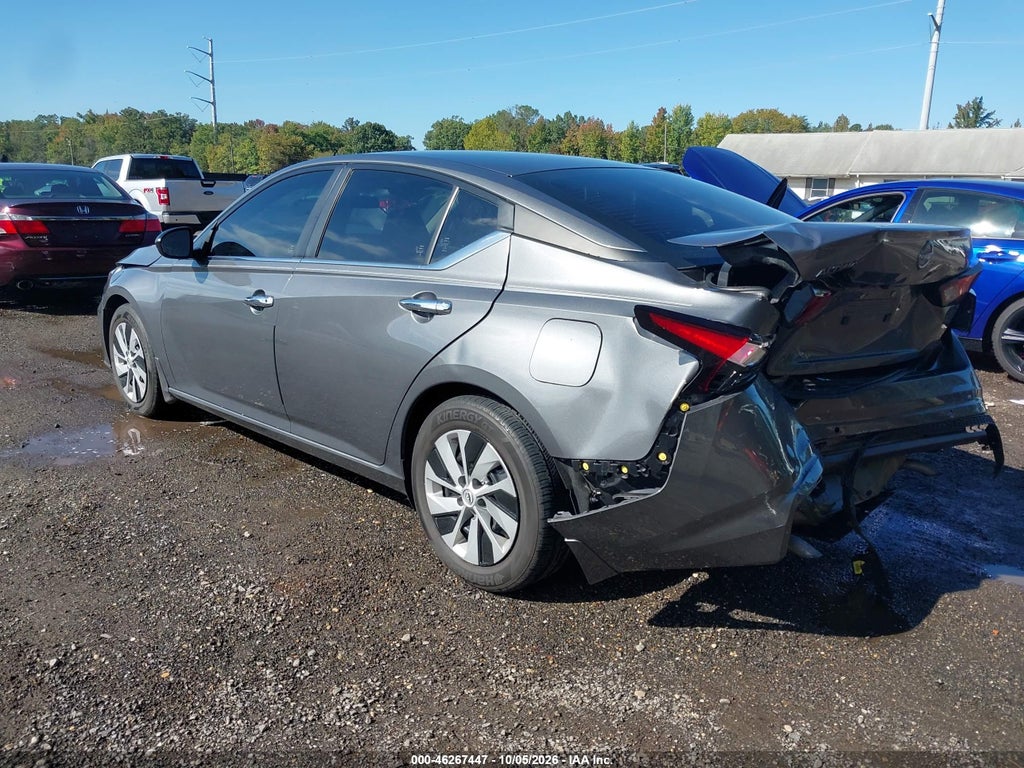2024 Nissan Altima S FWD photo 3