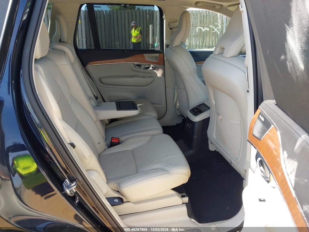 2019 Volvo XC90 Hybrid T8 Inscription photo 8