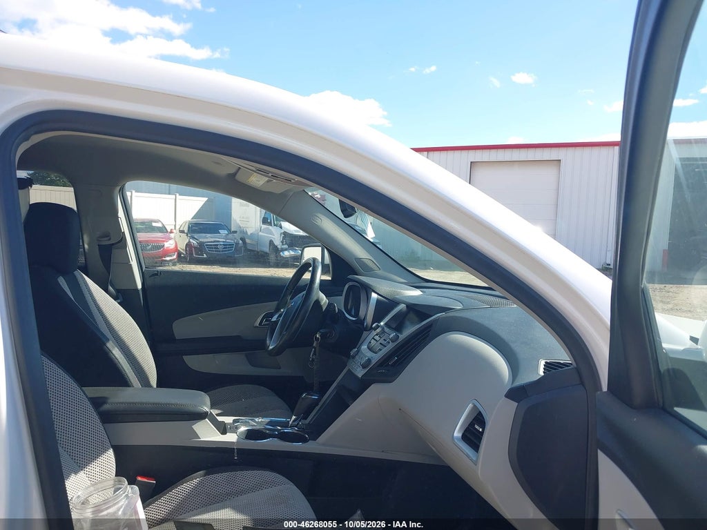 2016 Chevrolet Equinox LT photo 5
