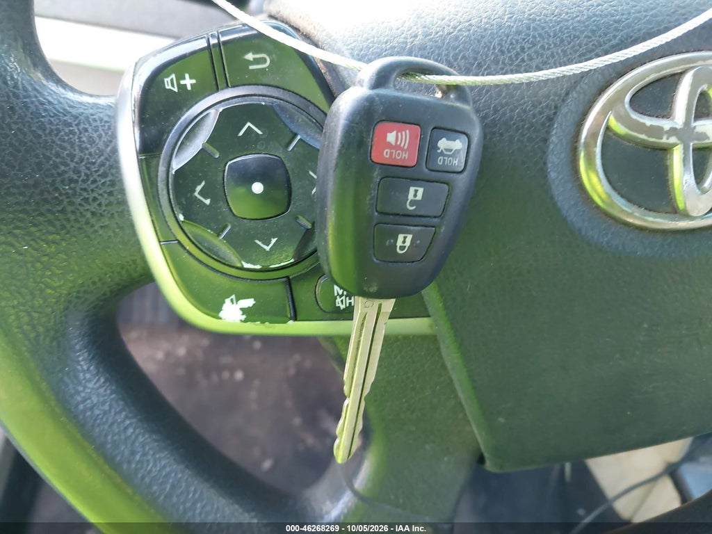 2012 Toyota Camry LE photo 11