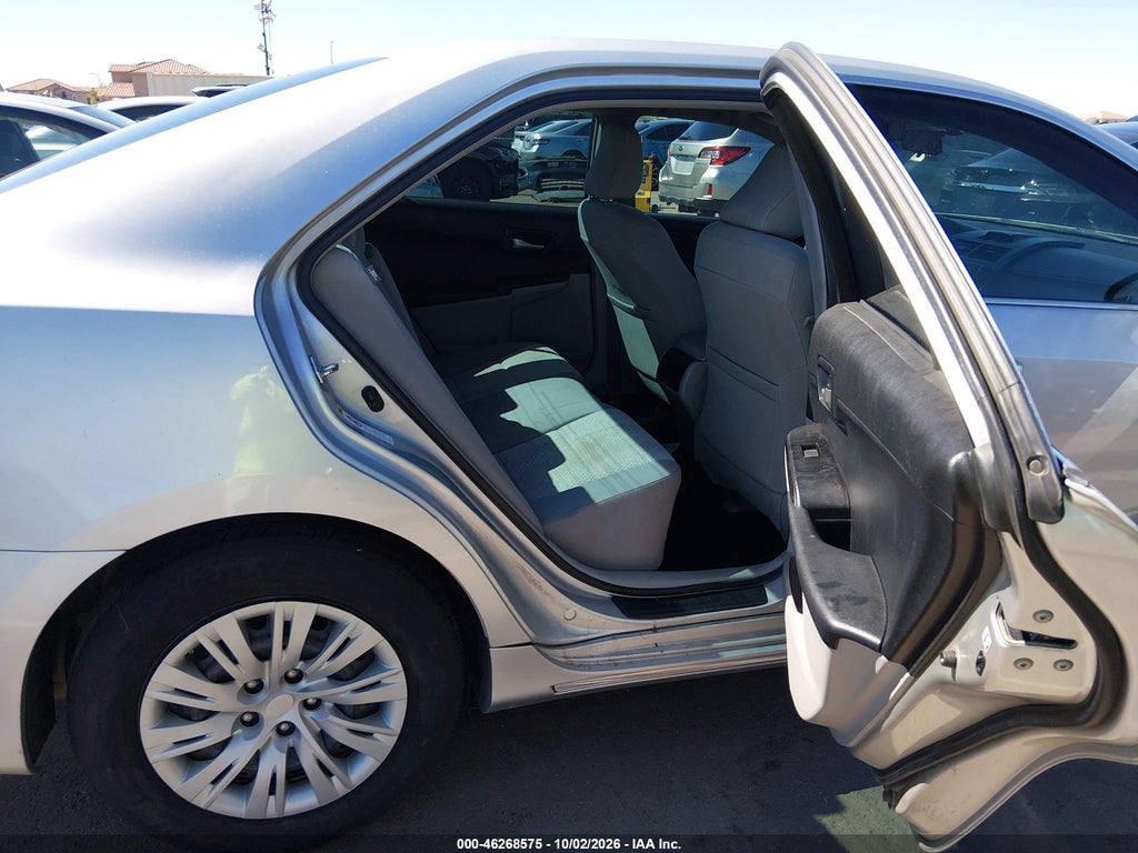 2012 Toyota Camry LE photo 8