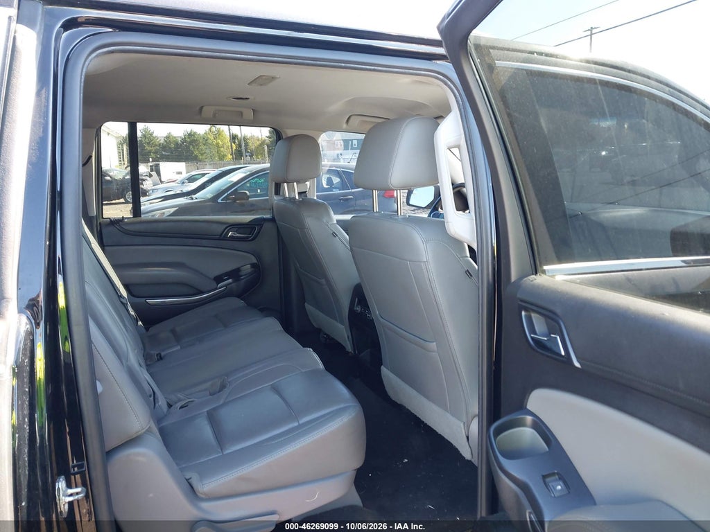 2018 Chevrolet Suburban LT photo 8