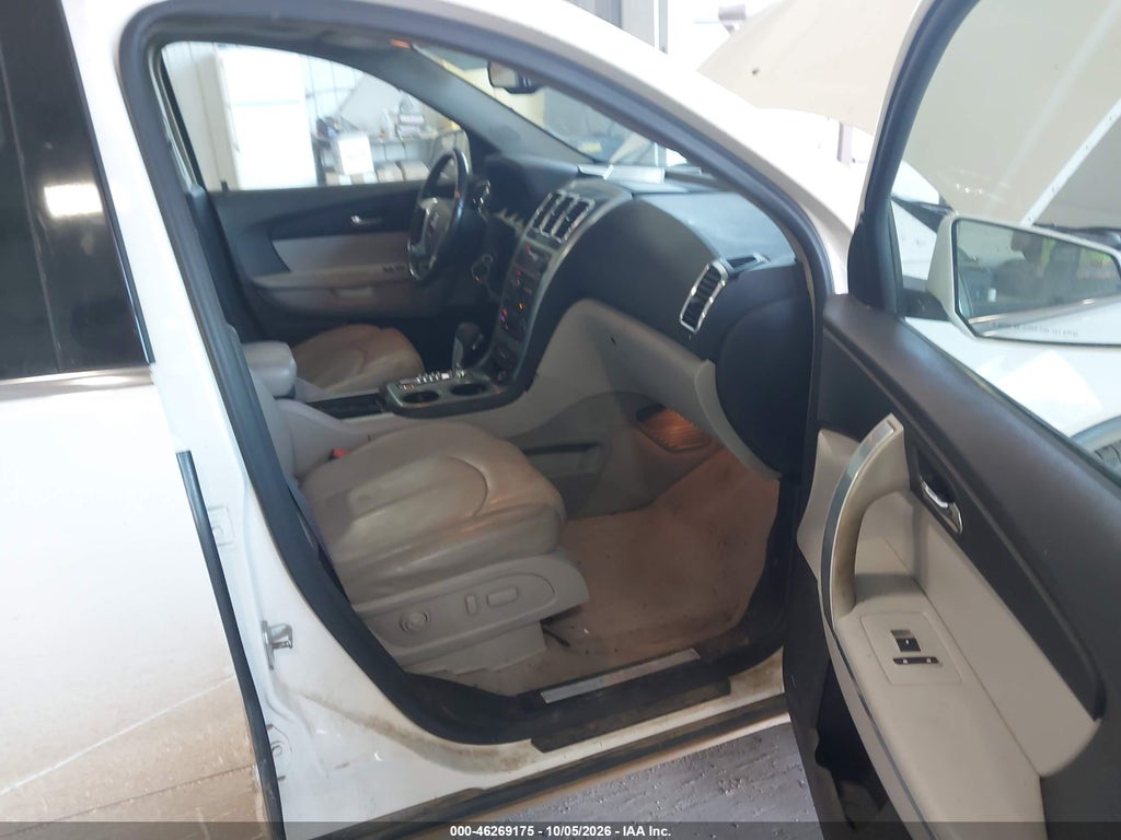 2008 GMC Acadia SLT-2 photo 5