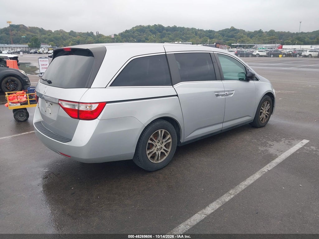 2013 Honda Odyssey EX photo 4