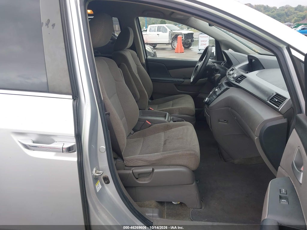 2013 Honda Odyssey EX photo 5