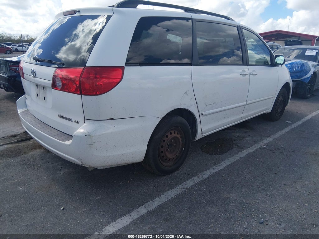 2008 Toyota Sienna LE photo 4