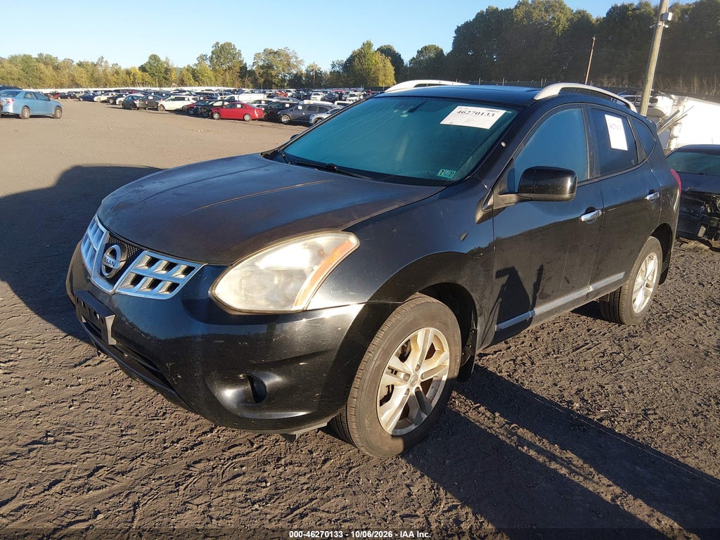 2013 Nissan Rogue SV photo 2