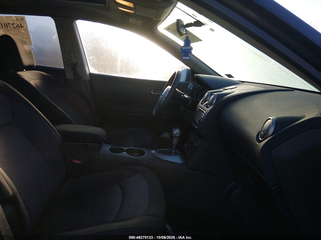 2013 Nissan Rogue SV photo 5
