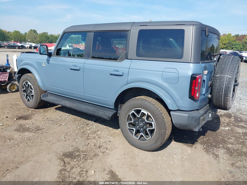 2025 Ford Bronco Outer Banks photo 3