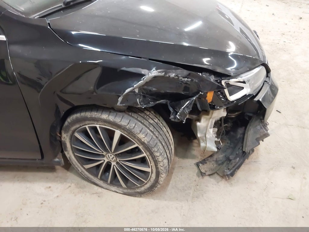 2016 Volkswagen Jetta 1.8T SEL photo 6