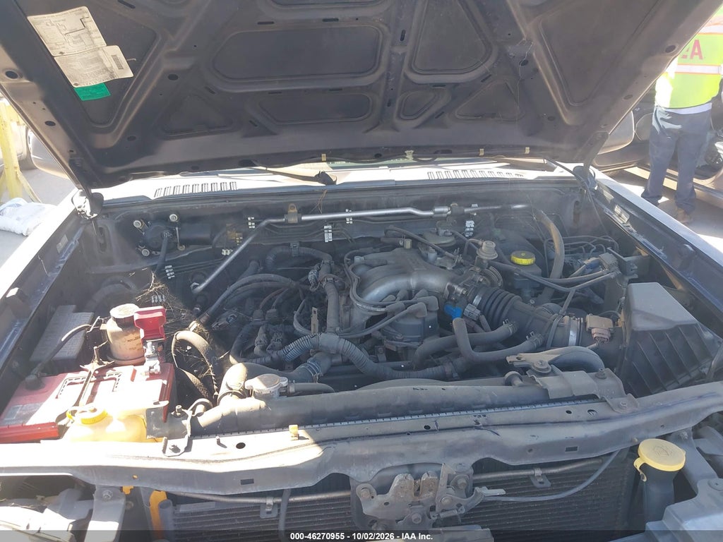 2003 Nissan Frontier XE-V6 photo 10