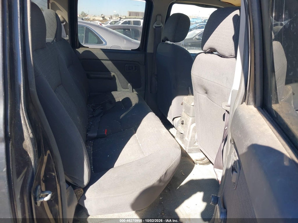2003 Nissan Frontier XE-V6 photo 8