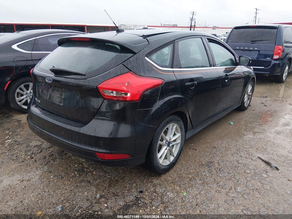 2015 Ford Focus Titanium photo 4