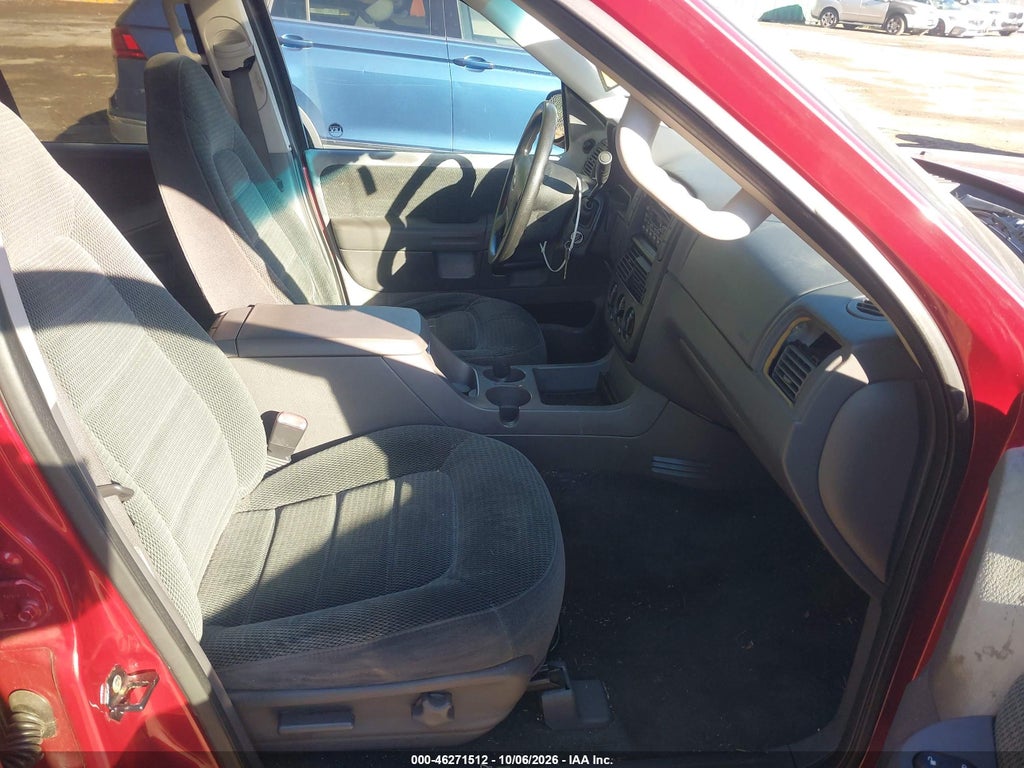 2002 Ford Explorer XLT photo 5