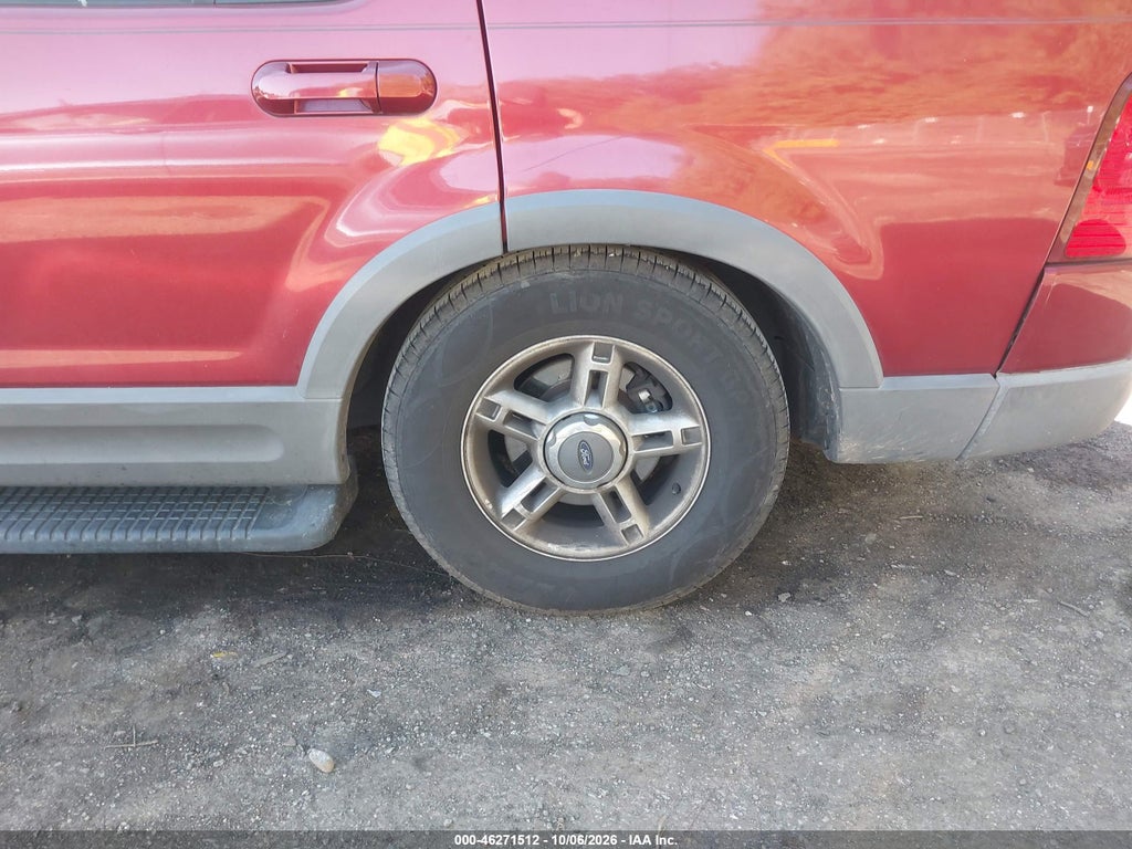 2002 Ford Explorer XLT photo 6