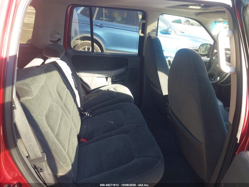 2002 Ford Explorer XLT photo 8