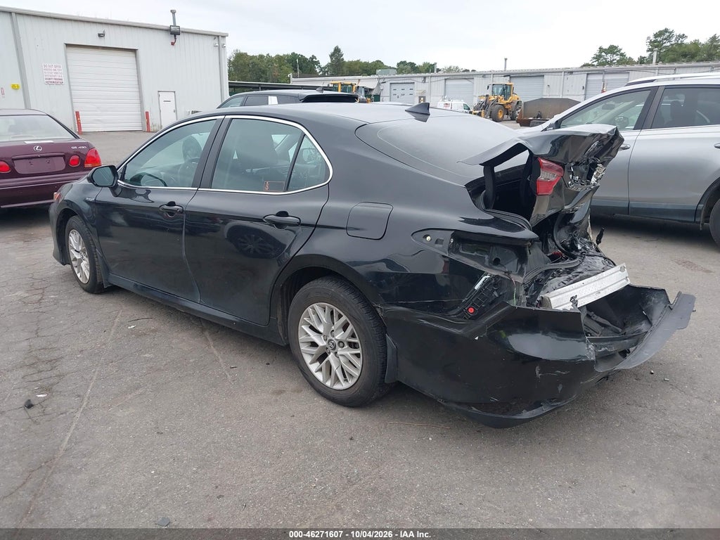 2021 Toyota Camry LE Hybrid photo 3