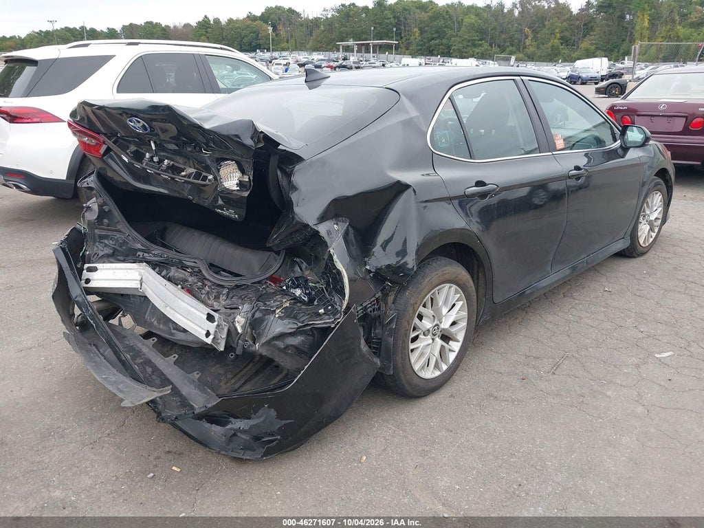 2021 Toyota Camry LE Hybrid photo 6