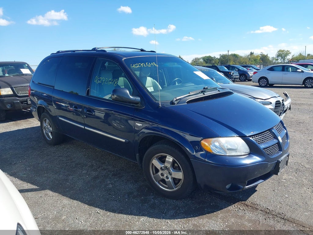 2004 Dodge Grand Caravan SXT photo 1