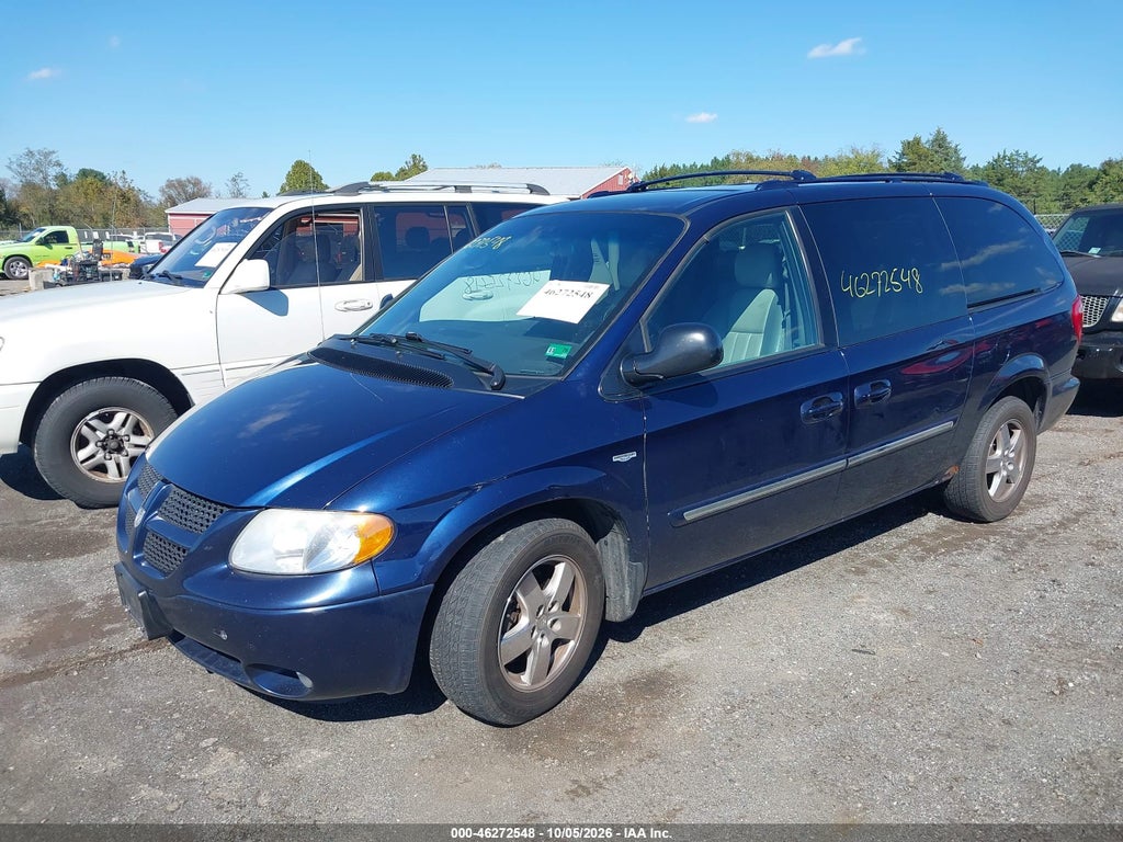 2004 Dodge Grand Caravan SXT photo 2
