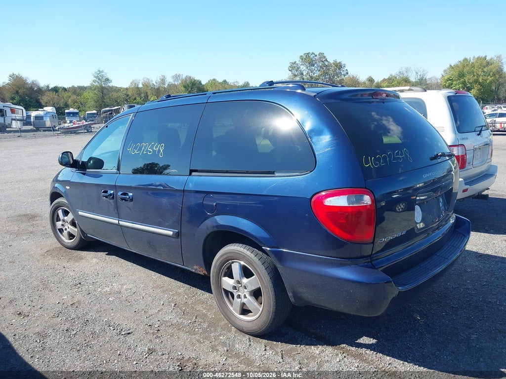 2004 Dodge Grand Caravan SXT photo 3