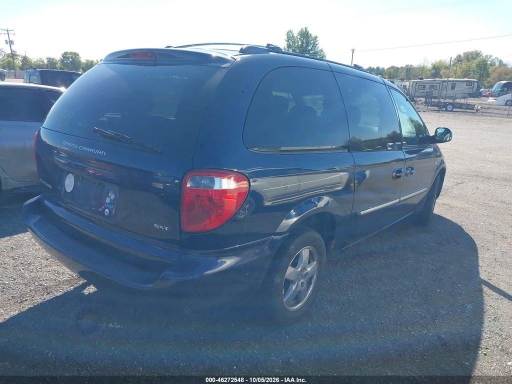 2004 Dodge Grand Caravan SXT photo 4