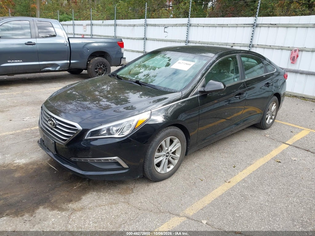 2015 Hyundai Sonata SE photo 2